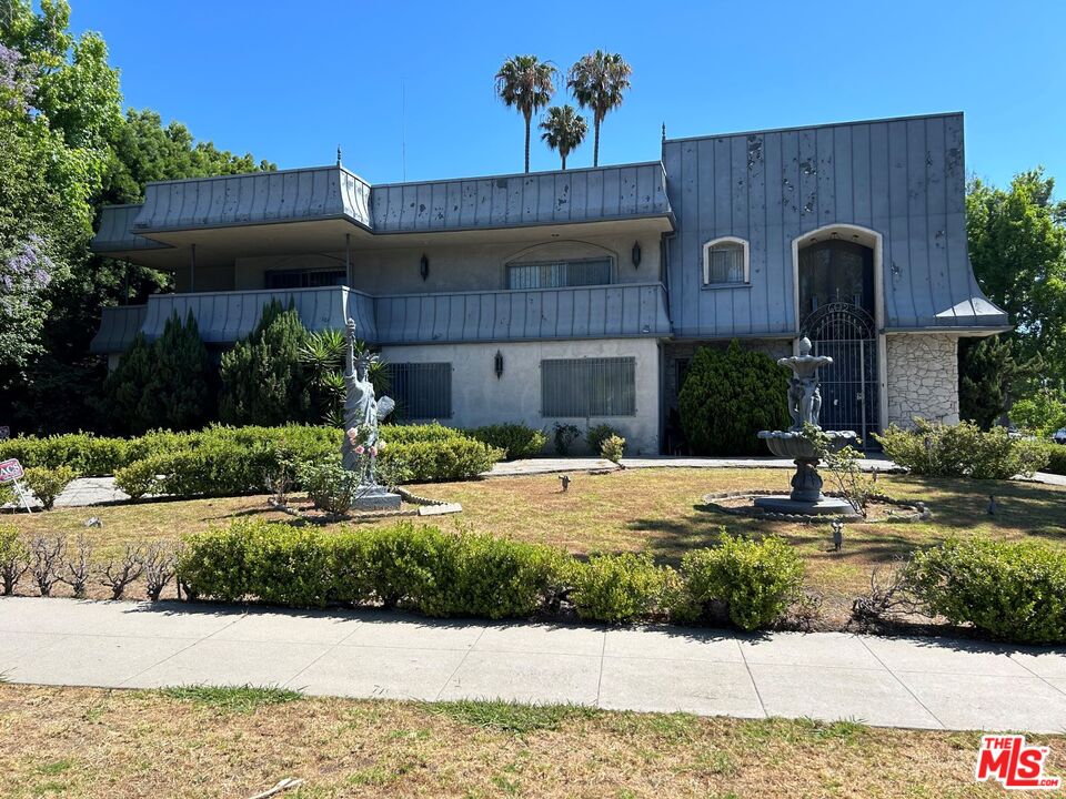 602 N Beverly Dr