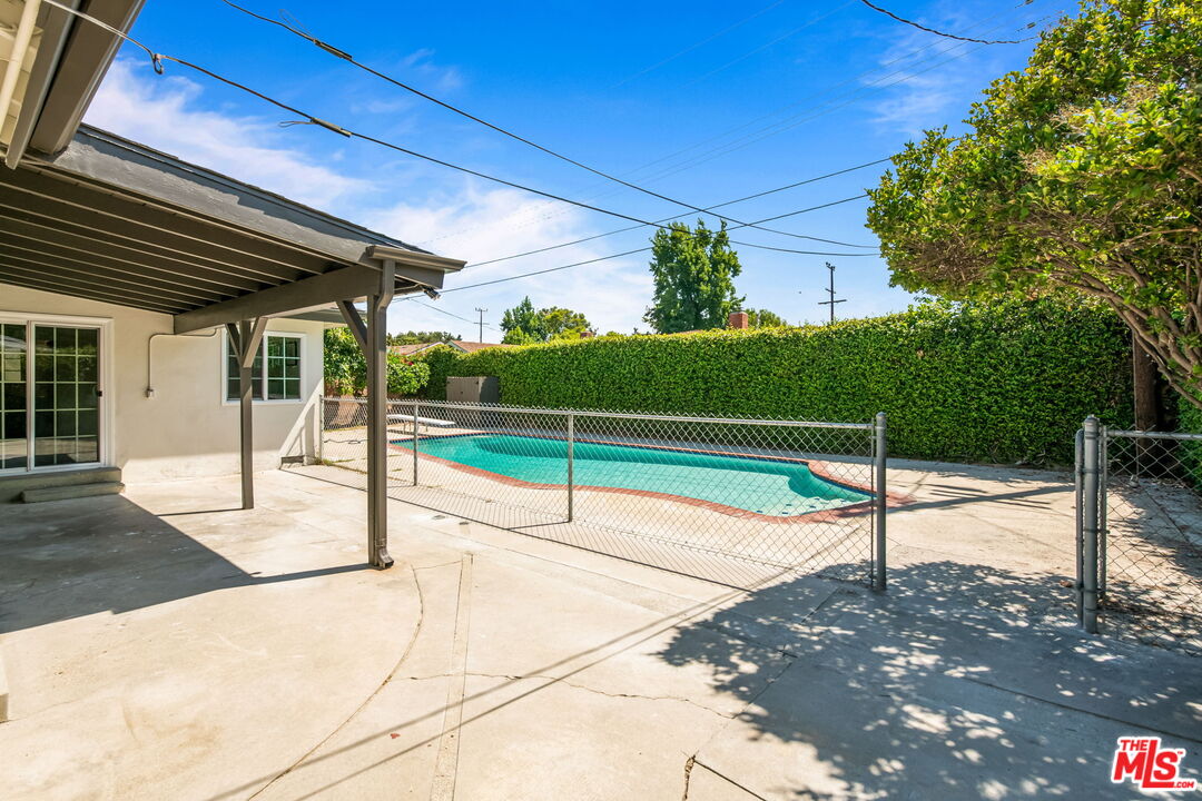 7638 Chisholm Ave