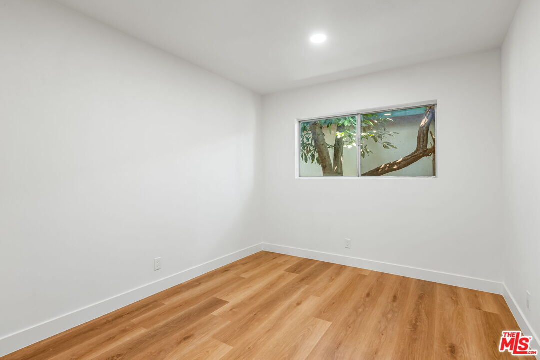 7638 Chisholm Ave