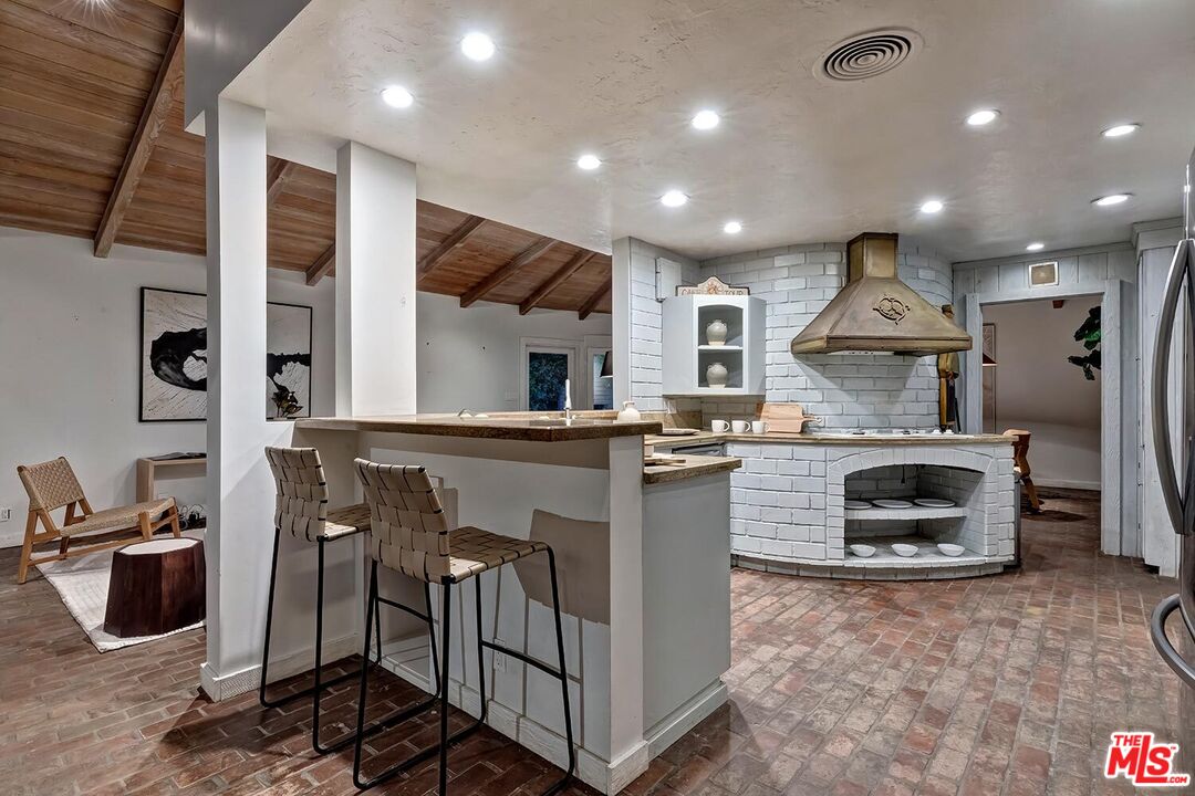 2286 Betty Ln