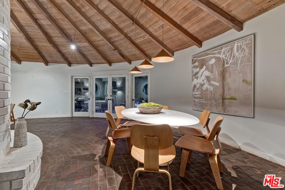 2286 Betty Ln