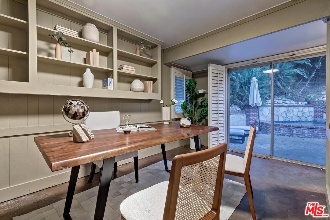 2286 Betty Ln