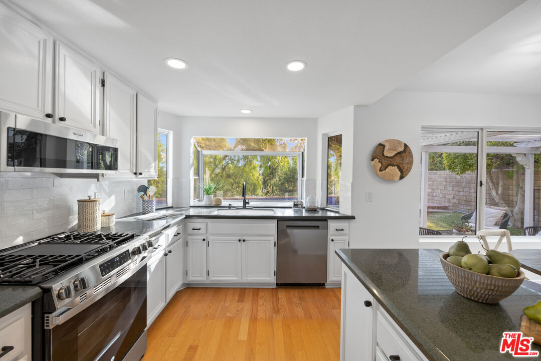 23232 W Vail Dr