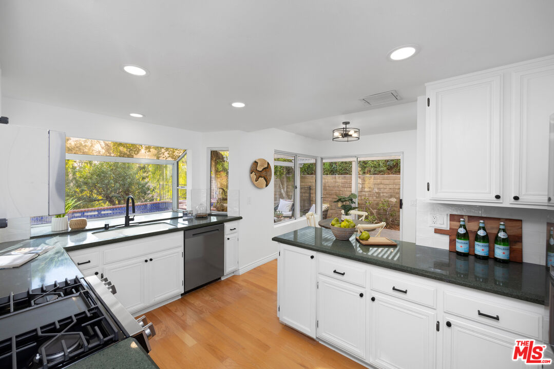 23232 W Vail Dr