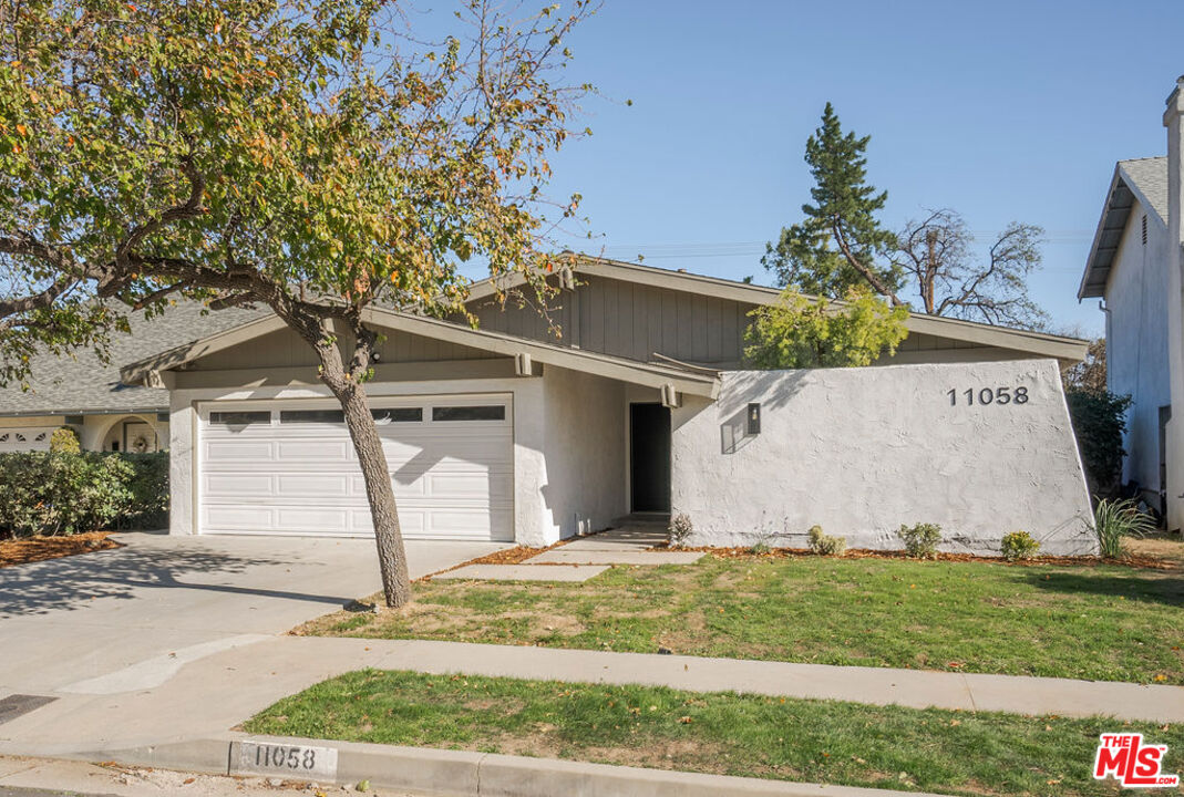 11058 Enfield Ave