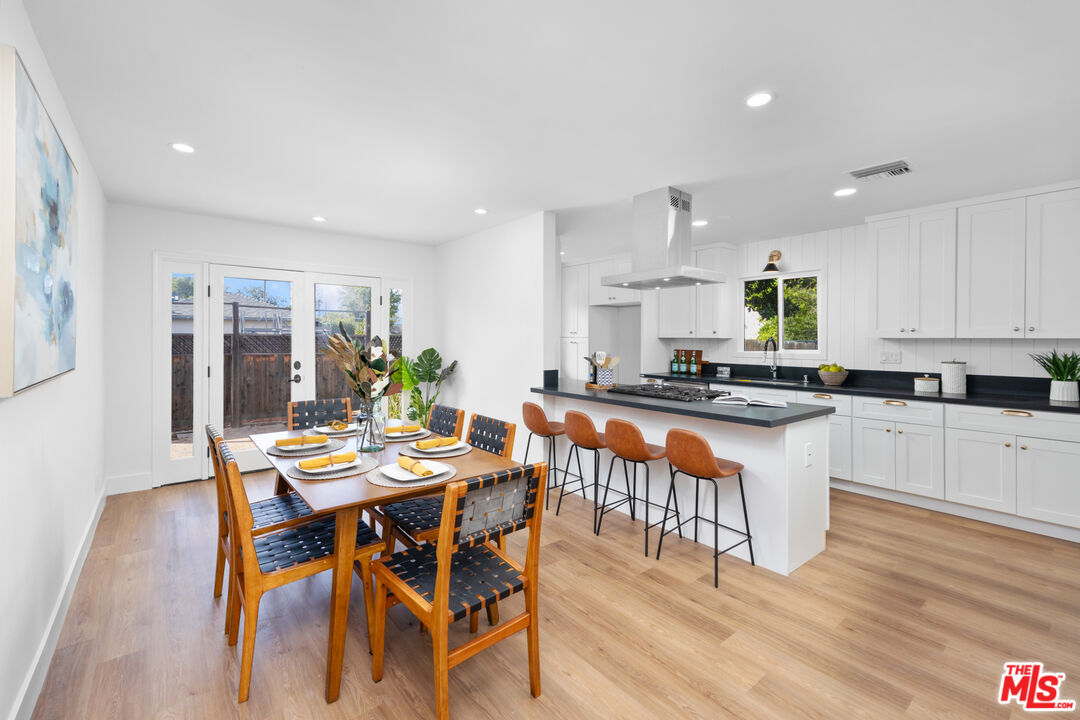 6543 Newcastle Ave