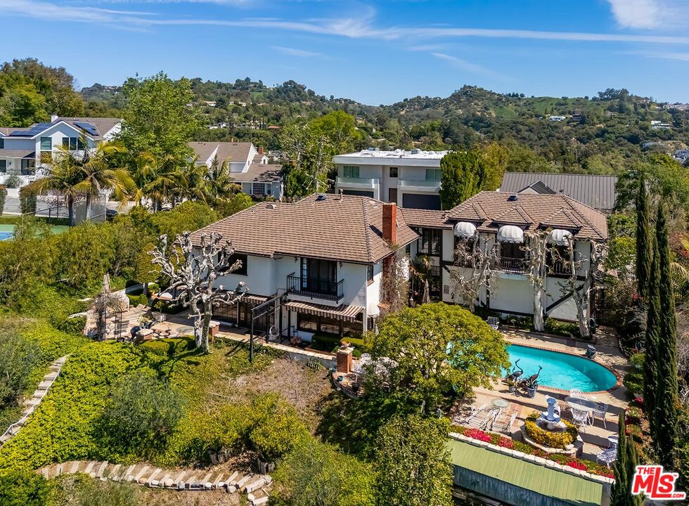 2627 Wallingford Dr