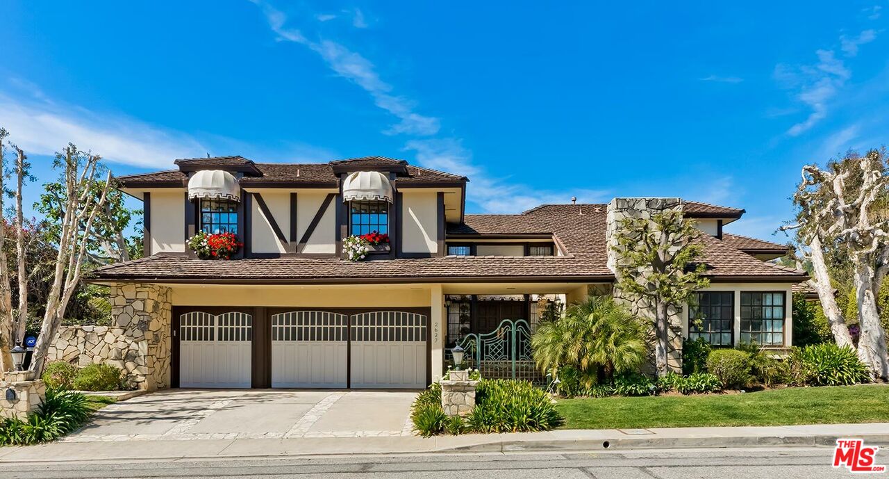 2627 Wallingford Dr