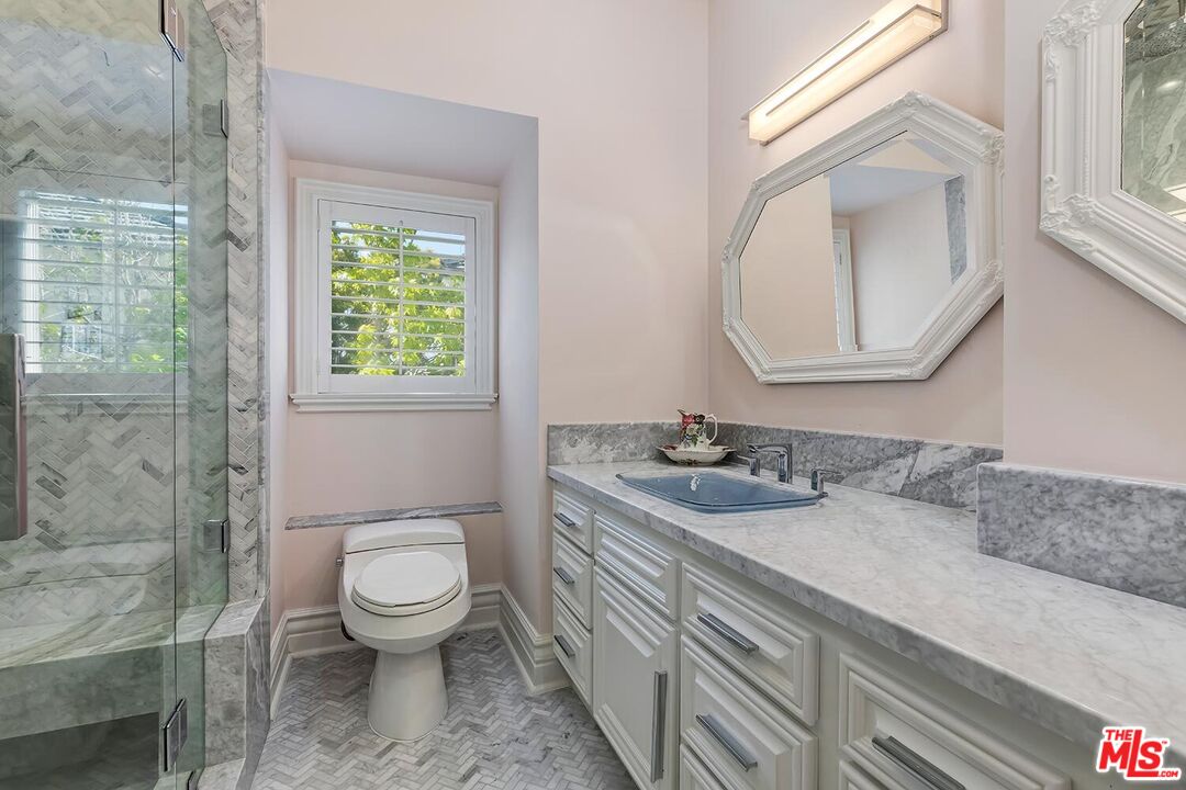 2327 Weybridge Ln
