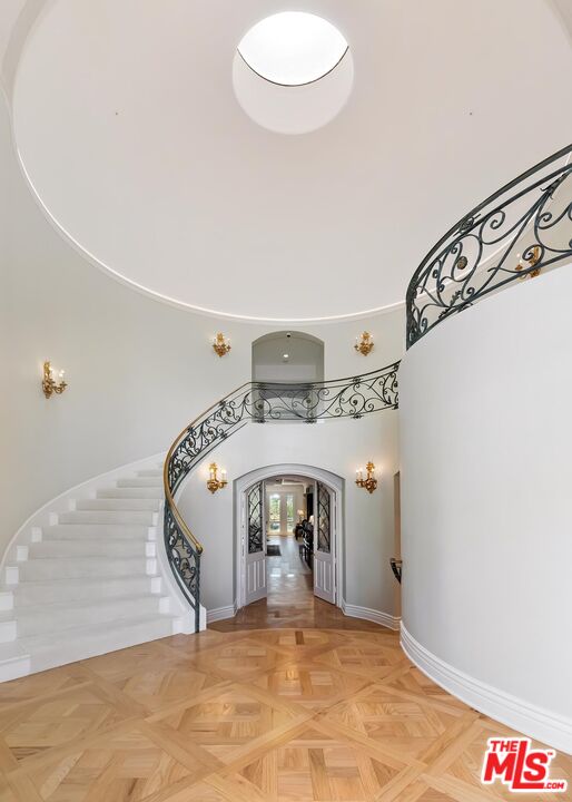 2327 Weybridge Ln