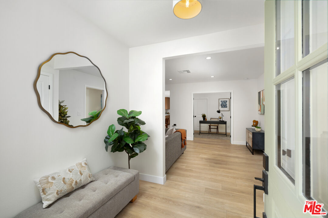4053 Huron Ave