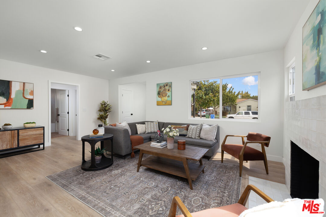 4053 Huron Ave
