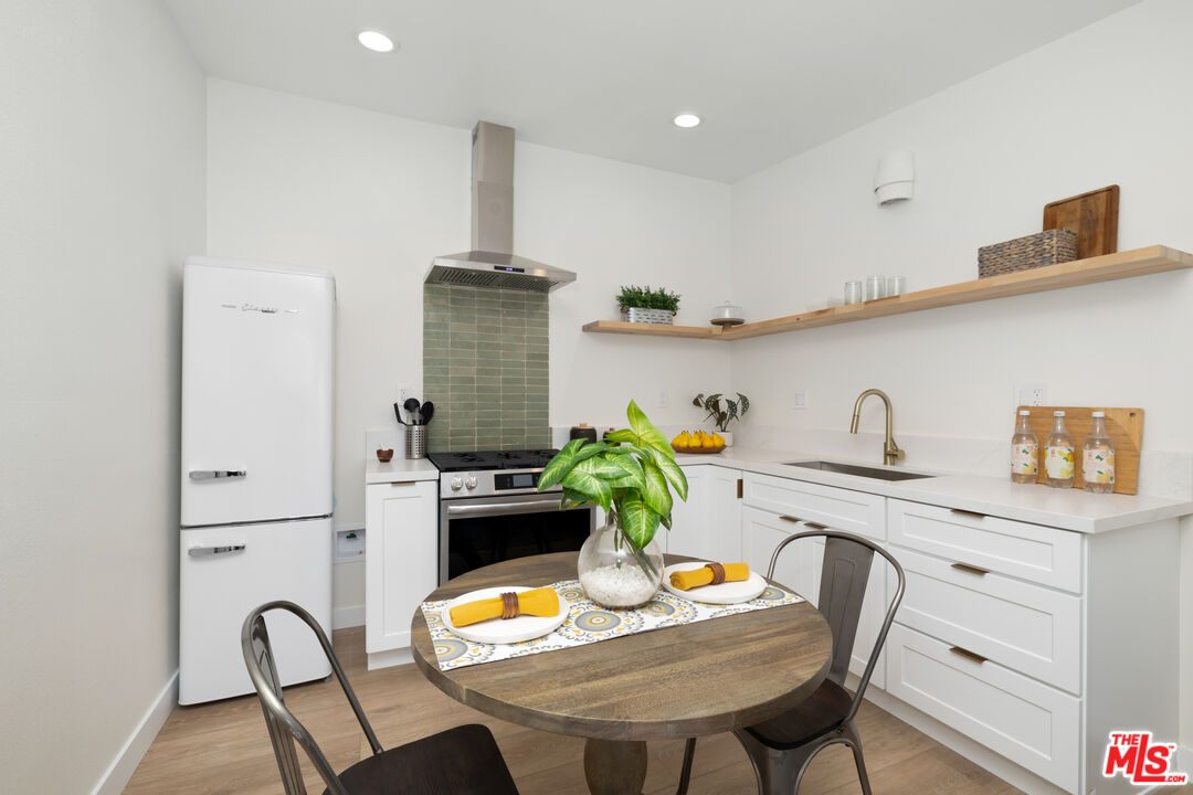 4053 Huron Ave