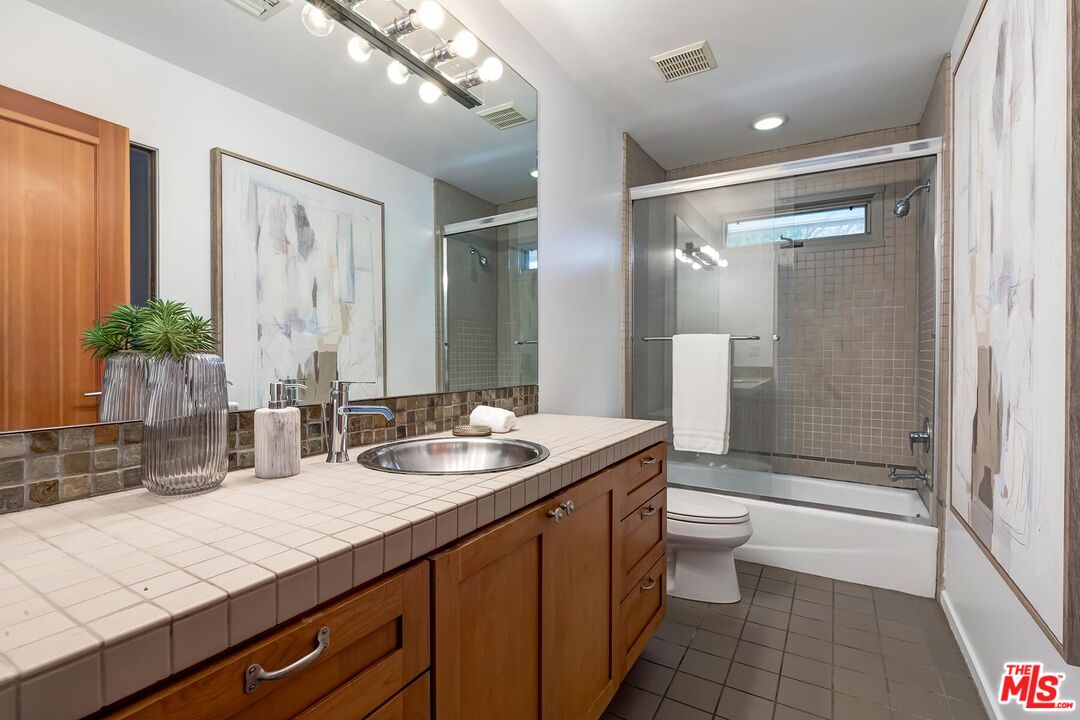 4463 Bergamo Dr