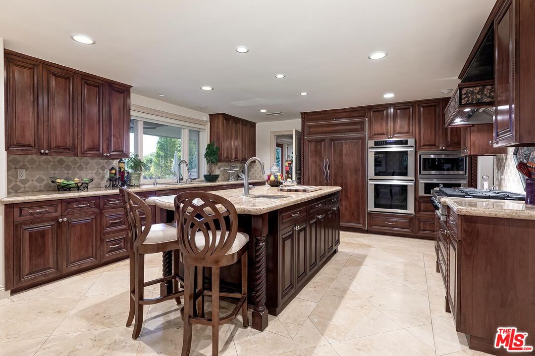 10212 Briarwood Dr