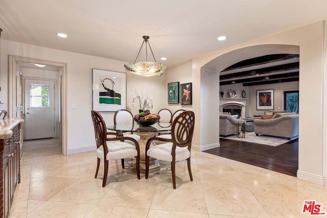10212 Briarwood Dr