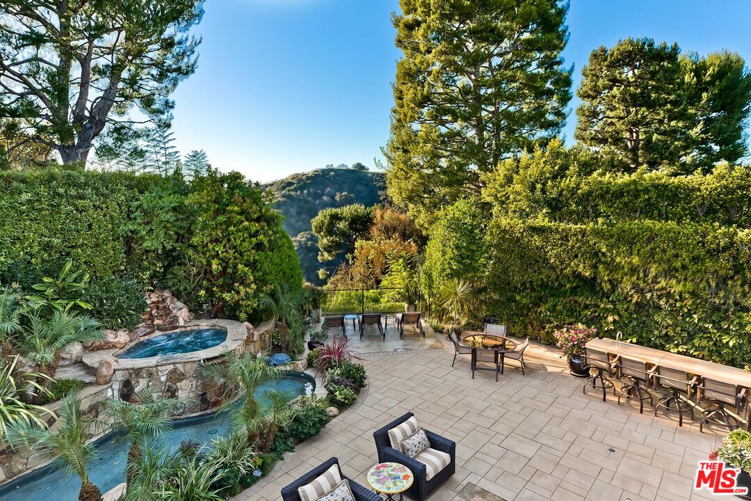 10212 Briarwood Dr