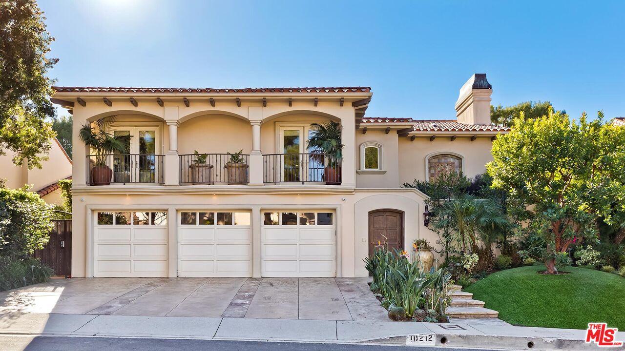 10212 Briarwood Dr