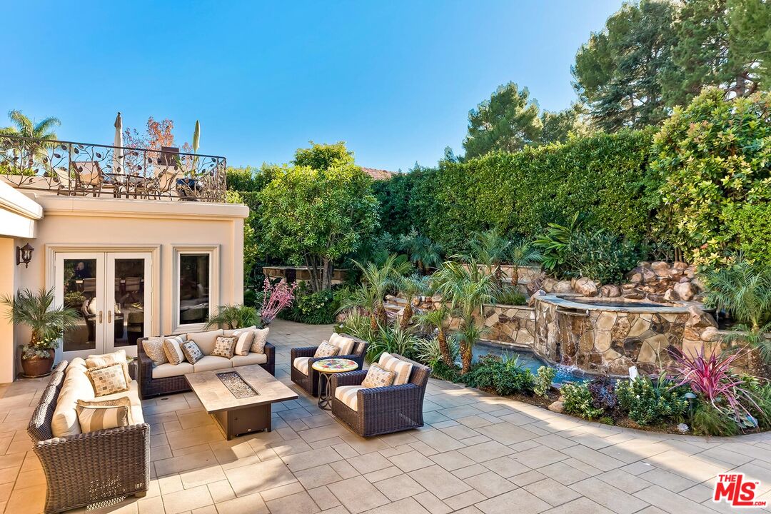 10212 Briarwood Dr