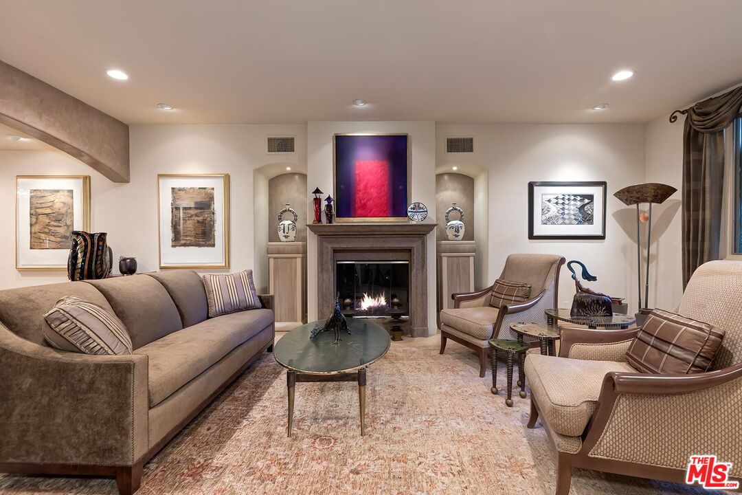 10212 Briarwood Dr