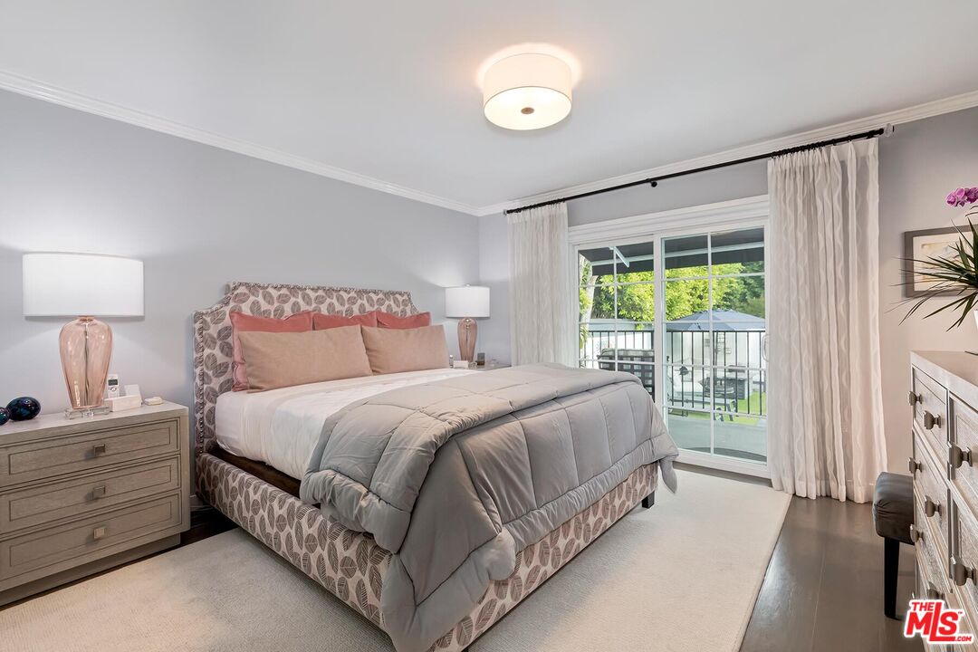 1280 S Redondo Blvd