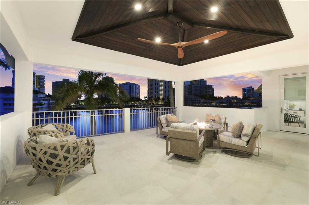 309 Neapolitan WAY