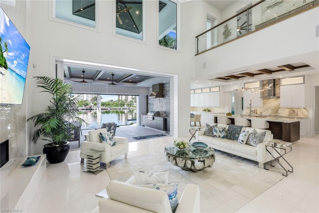 309 Neapolitan WAY