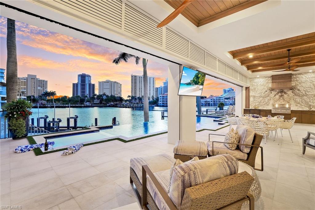 309 Neapolitan WAY