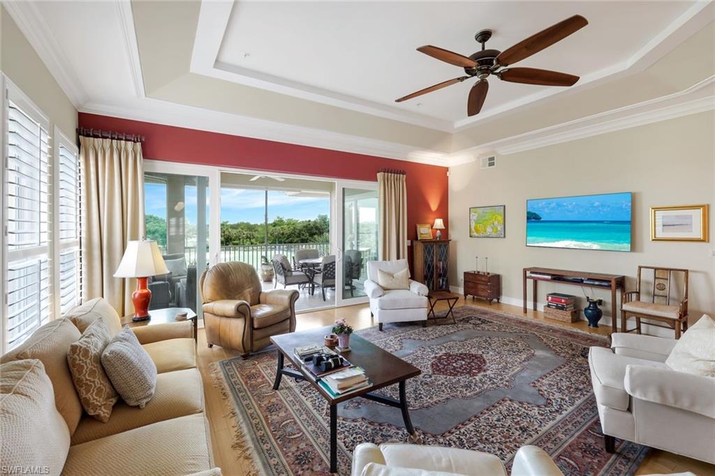 1895 Les Chateaux BLVD 302