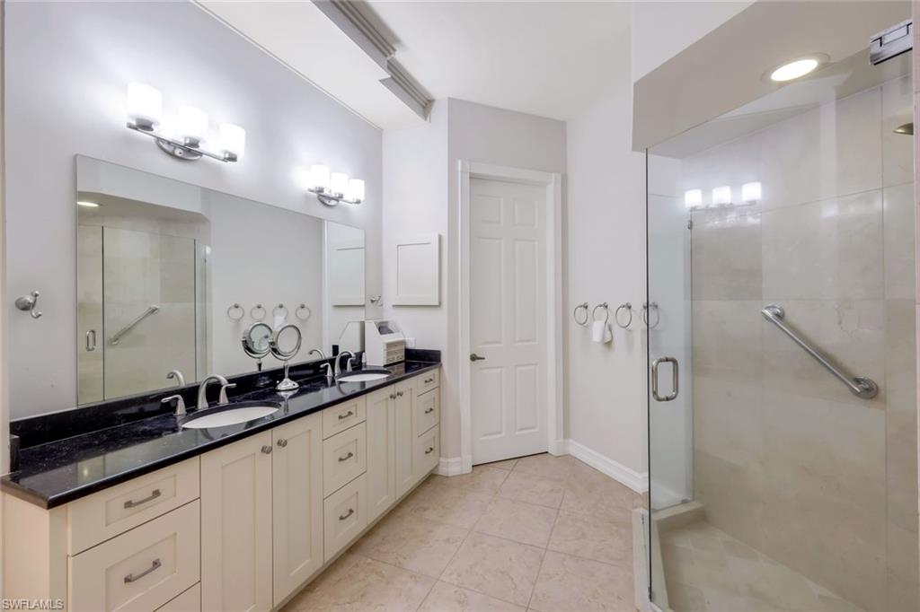 1895 Les Chateaux BLVD 302