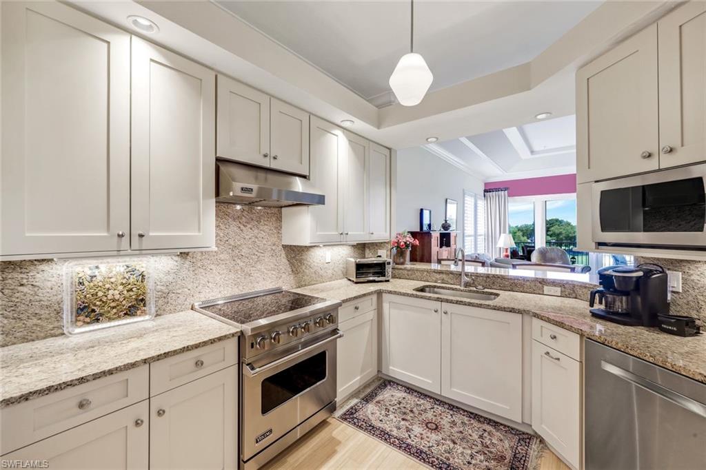 1895 Les Chateaux BLVD 302