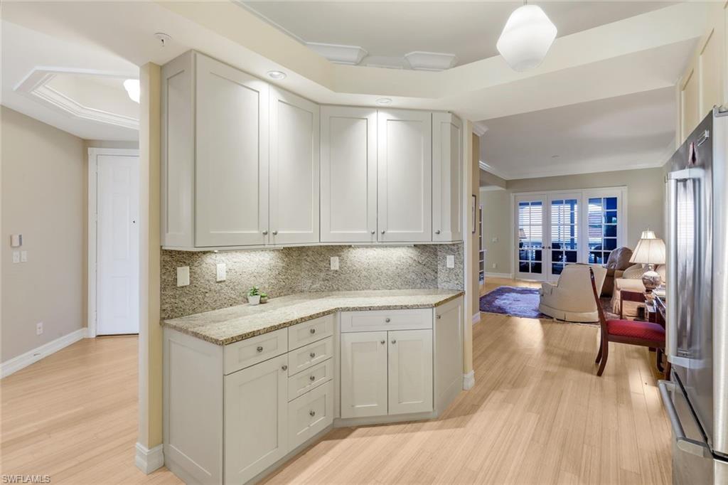 1895 Les Chateaux BLVD 302