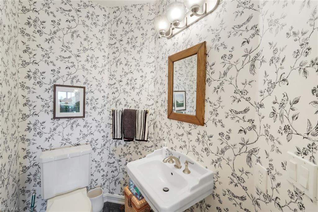 1895 Les Chateaux BLVD 302