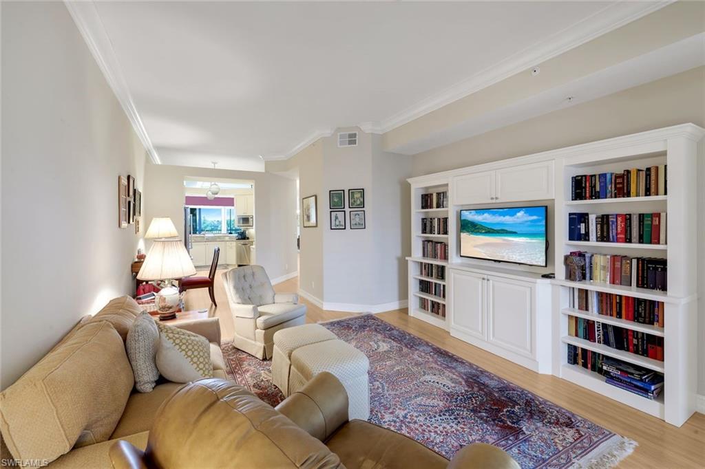 1895 Les Chateaux BLVD 302
