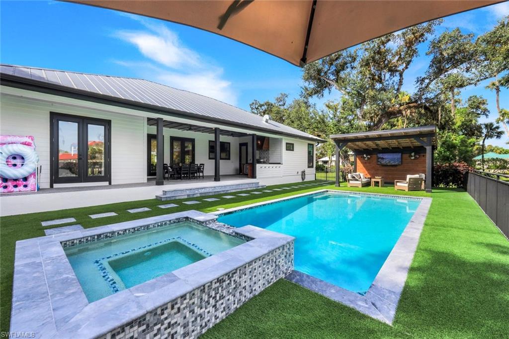 628 Harbor DR