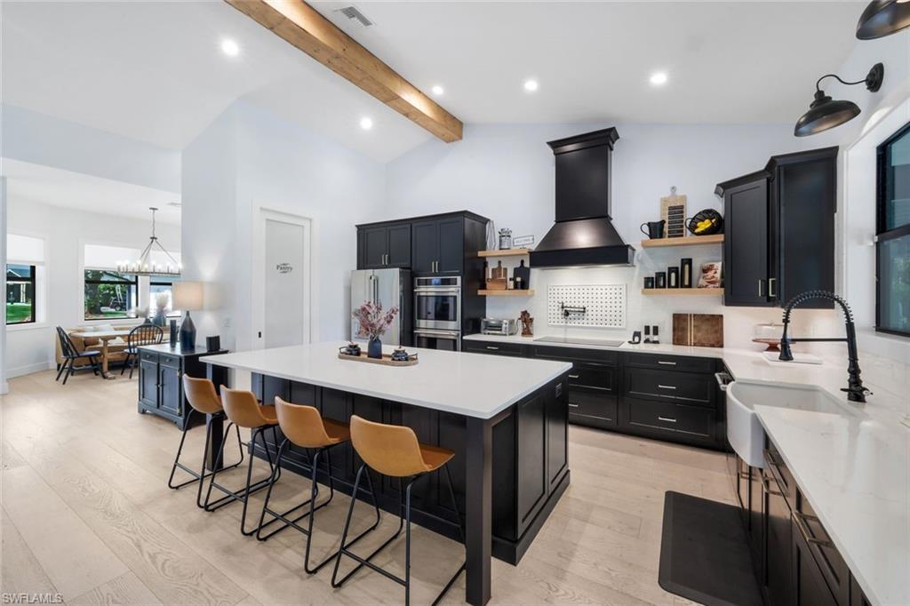 628 Harbor DR