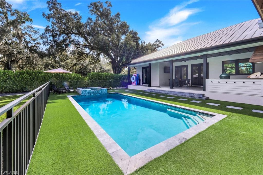 628 Harbor DR