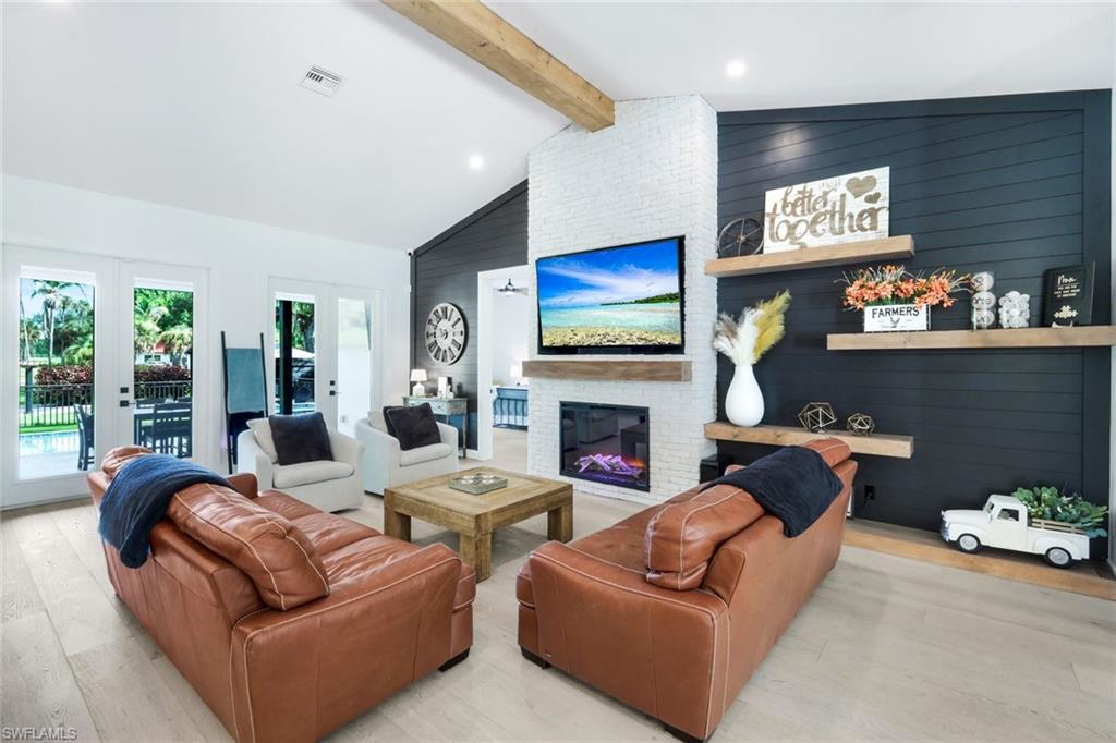 628 Harbor DR