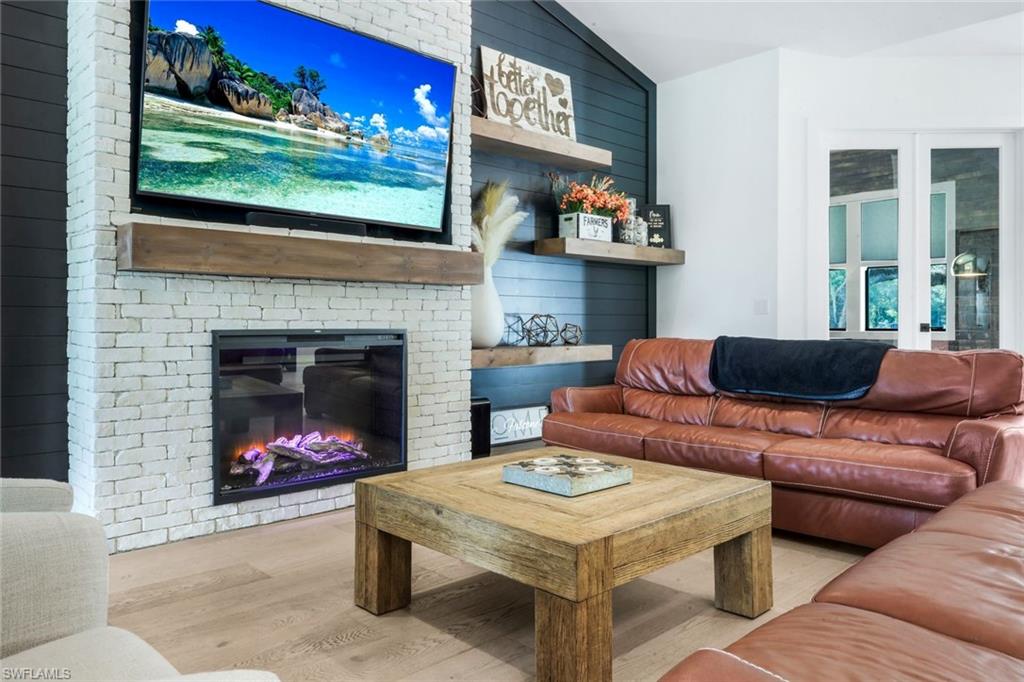 628 Harbor DR