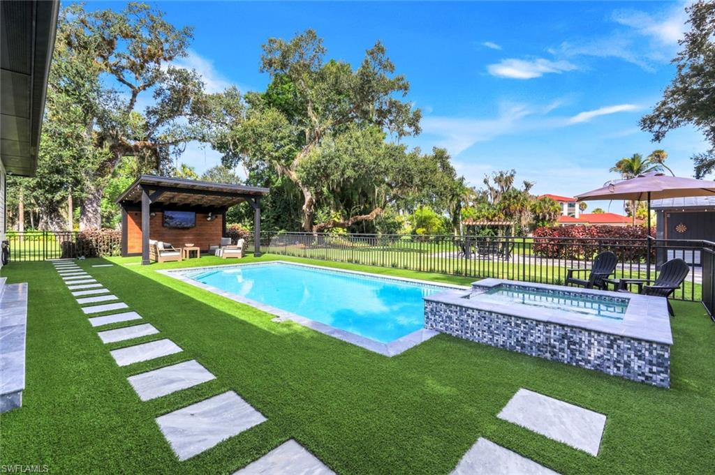 628 Harbor DR