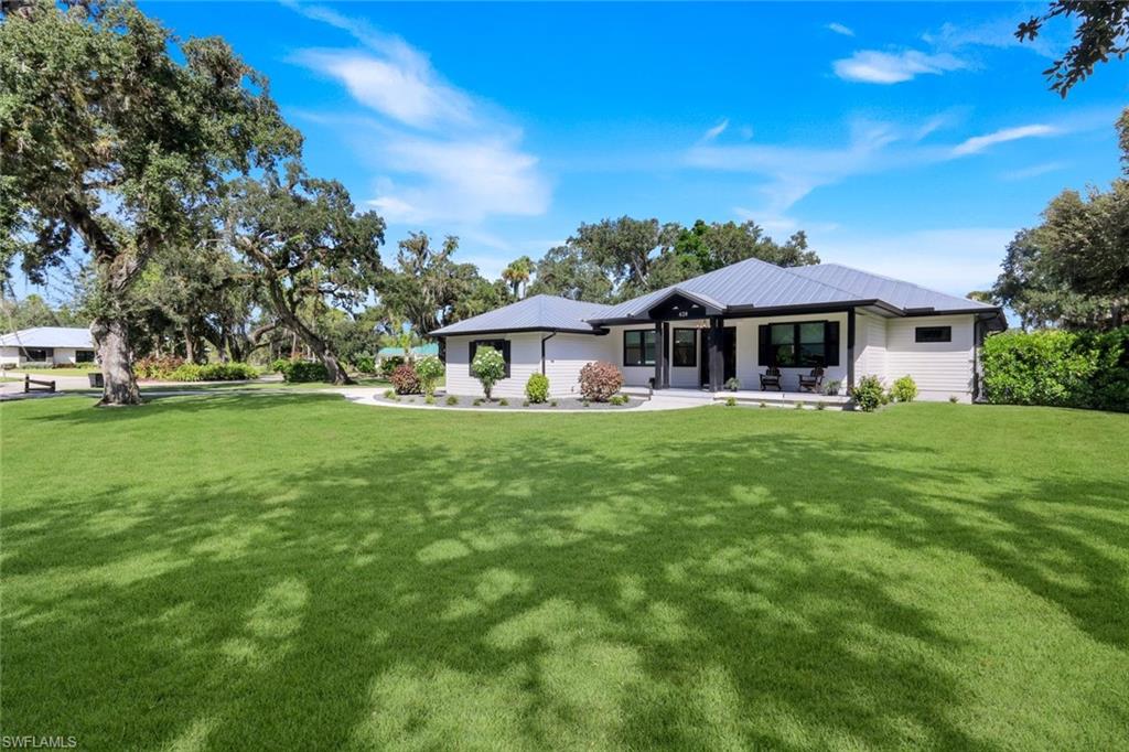 628 Harbor DR