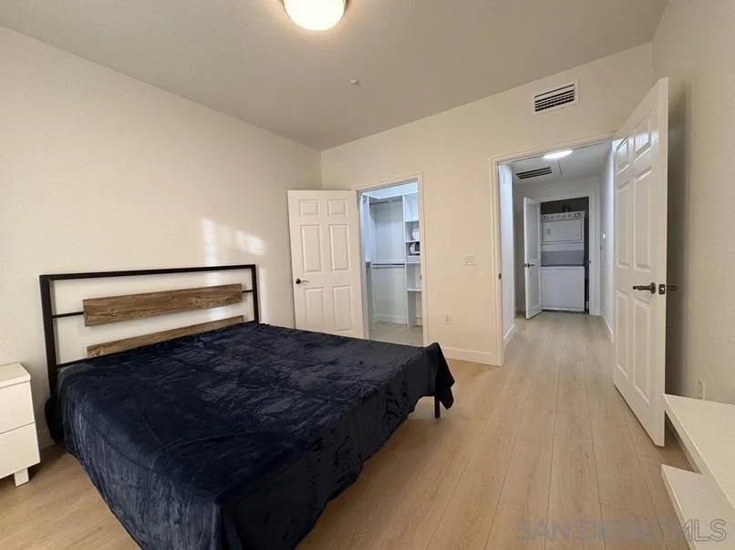 9263 Regents Rd Unit B202