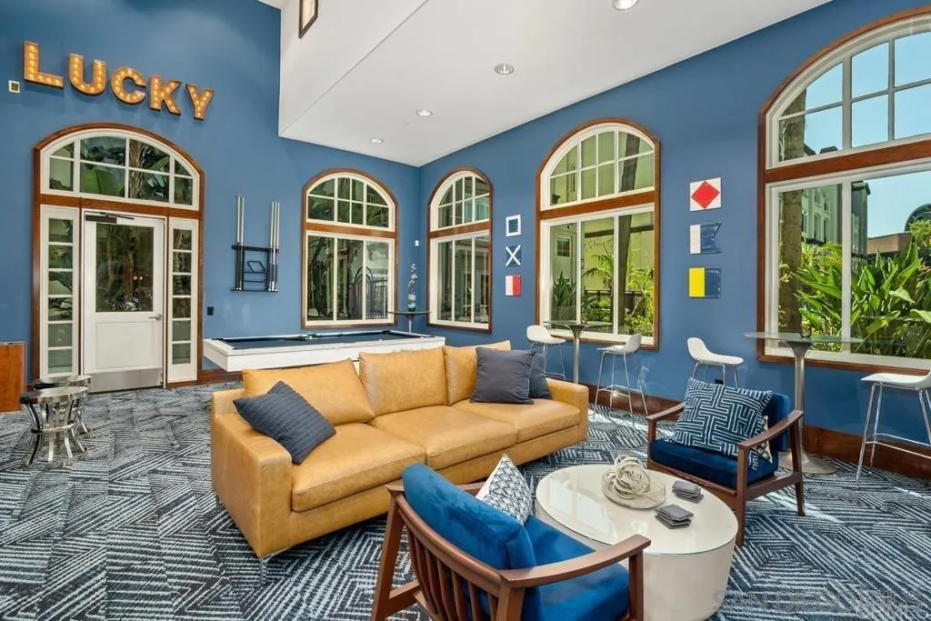 9263 Regents Rd Unit B202