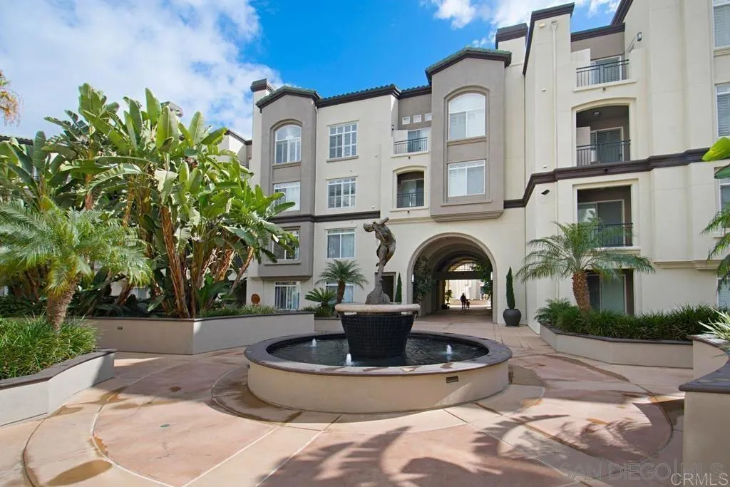 9263 Regents Rd Unit B202