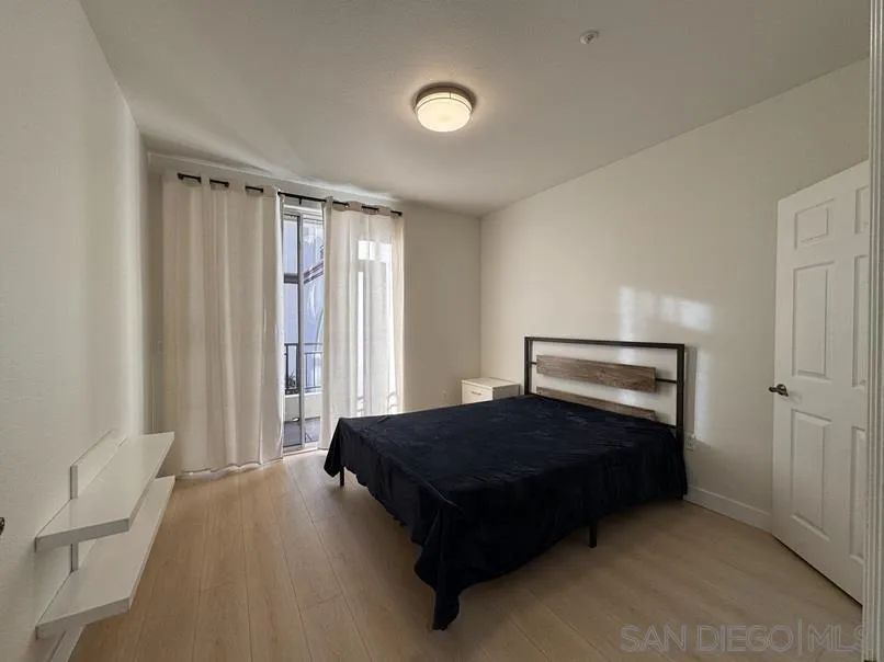 9263 Regents Rd Unit B202