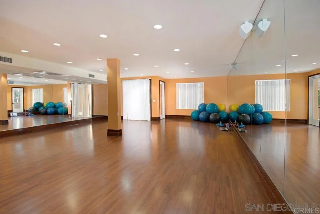 9263 Regents Rd Unit B202