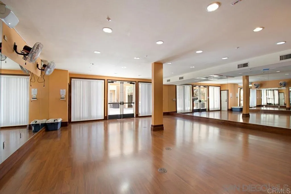 9263 Regents Rd Unit B202