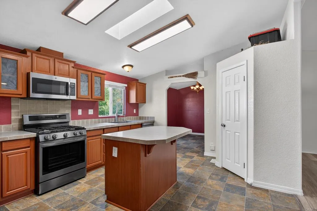 13450 Highway 8 Business Unit Space 16