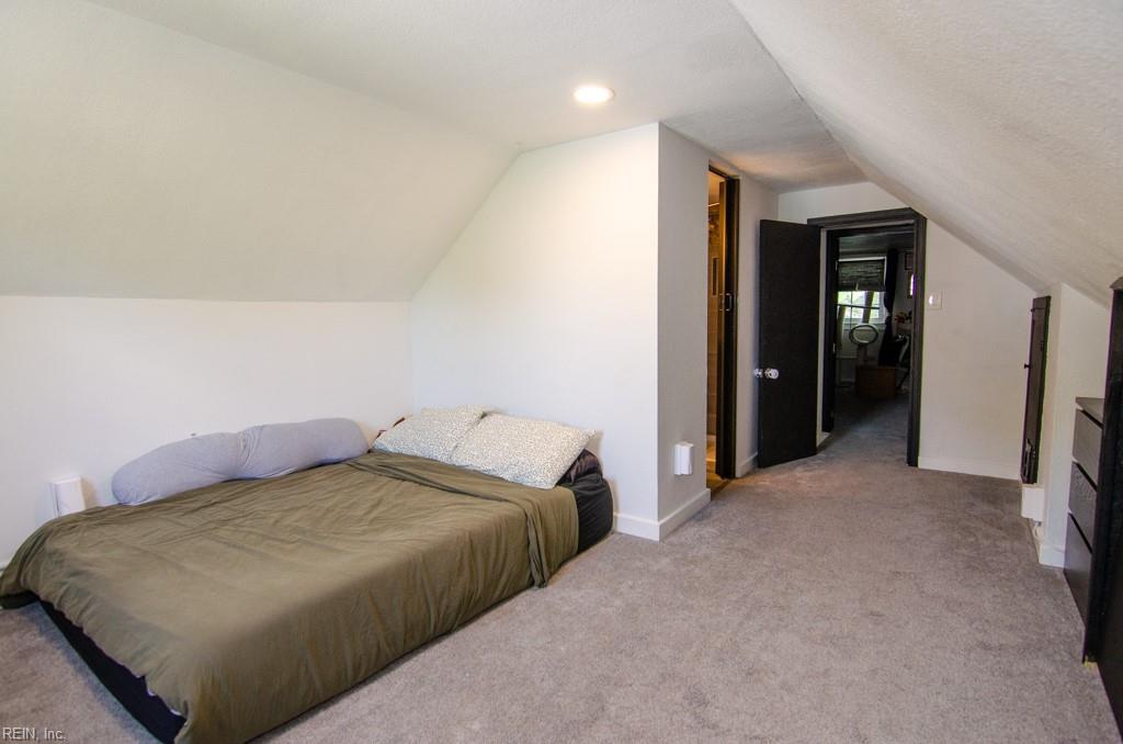 8123 Kenwood DR