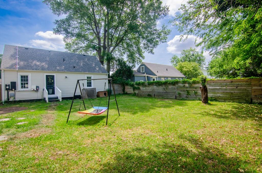 8123 Kenwood DR